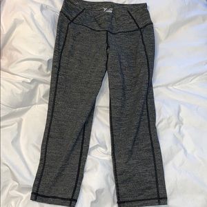 Cropped workout leggings